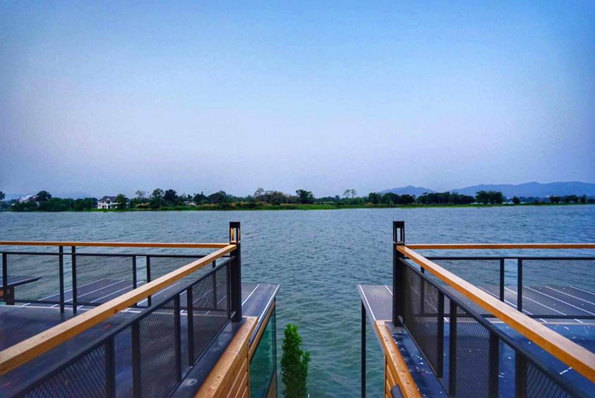 Blue Sky Raft At Kanchanaburi Exterior foto